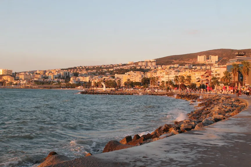 Kuşadası Aydın konum haritasi
